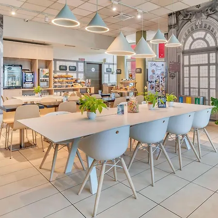 ホテル Orbassano 3*