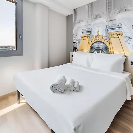 ホテル Orbassano 3*